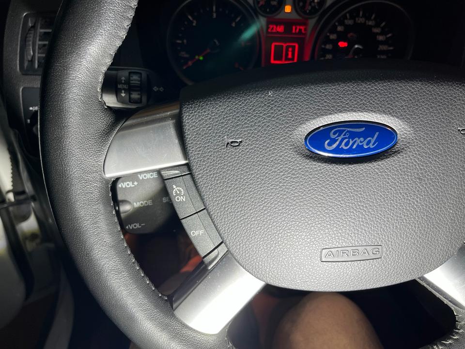 Ford Kuga 2012 — photo 15