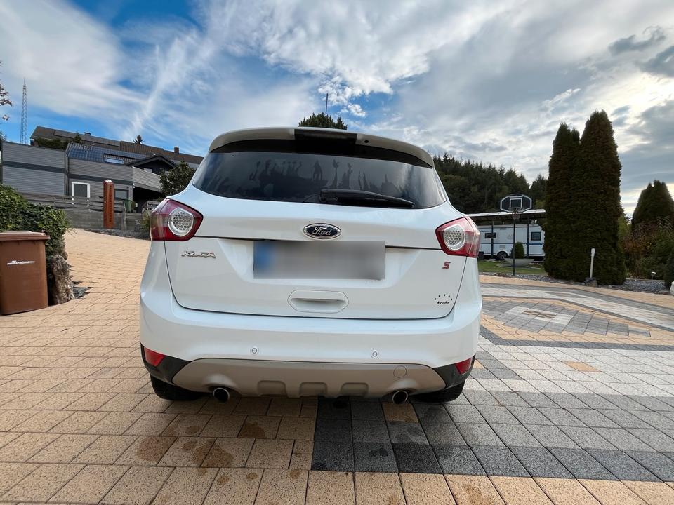 Ford Kuga 2012 — rear view