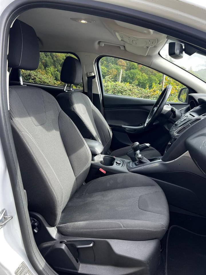 Ford Focus 2013 — photo 10
