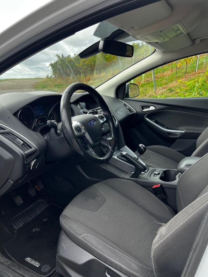 Ford Focus 2013 — photo 14