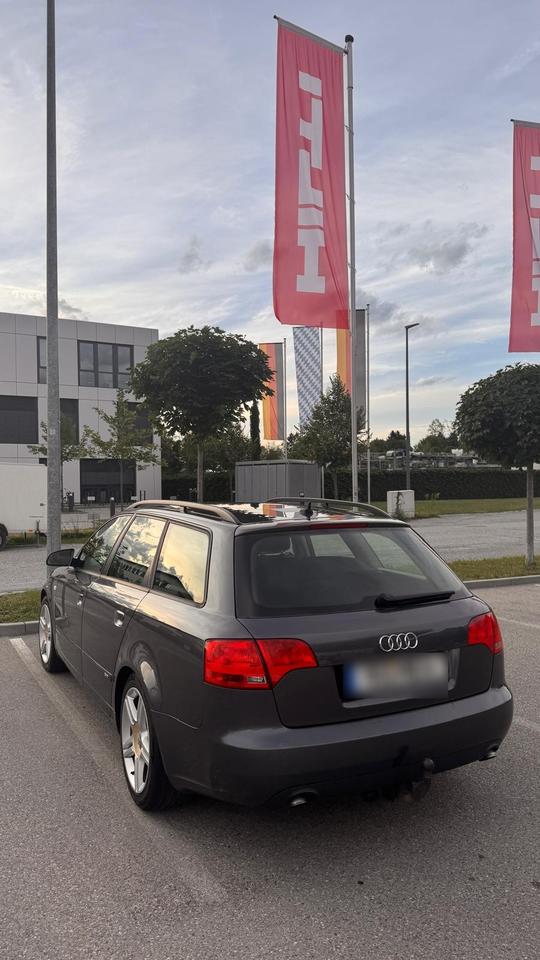 Audi A4 2005 — rear view
