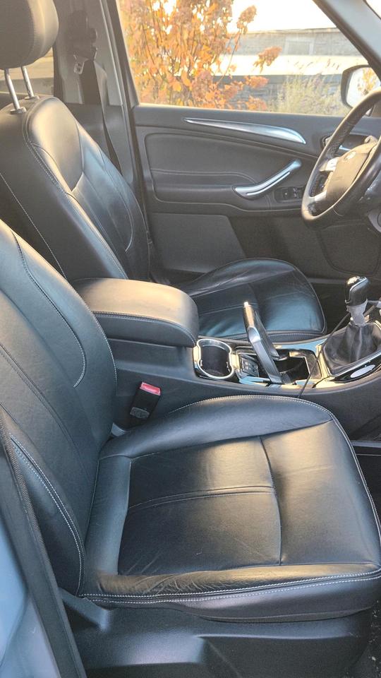 Ford S-Max 2011 — photo 6