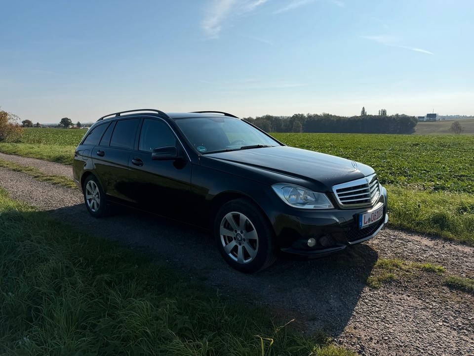 Mercedes Benz C 220 2013 — rear view