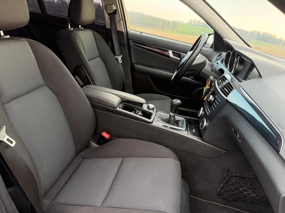 Mercedes Benz C 220 2013 — photo 8