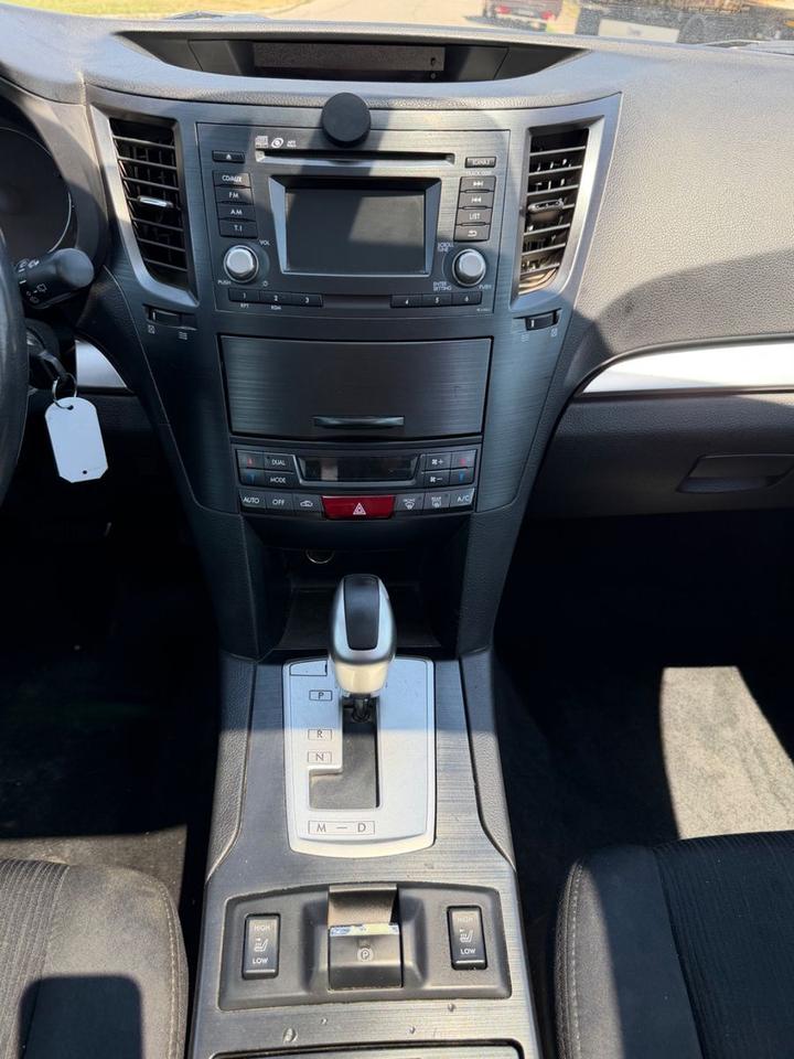 Subaru Outback 2013 — photo 11