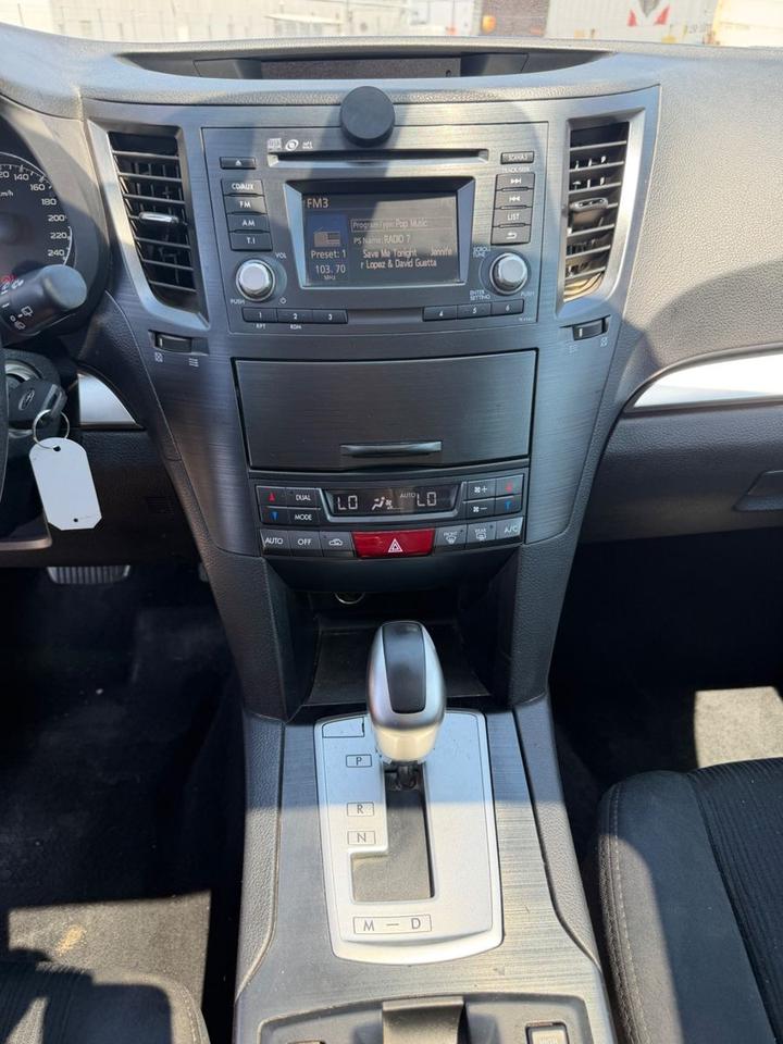 Subaru Outback 2013 — photo 12