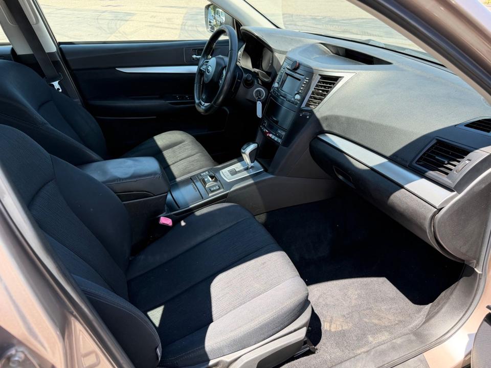 Subaru Outback 2013 — photo 17