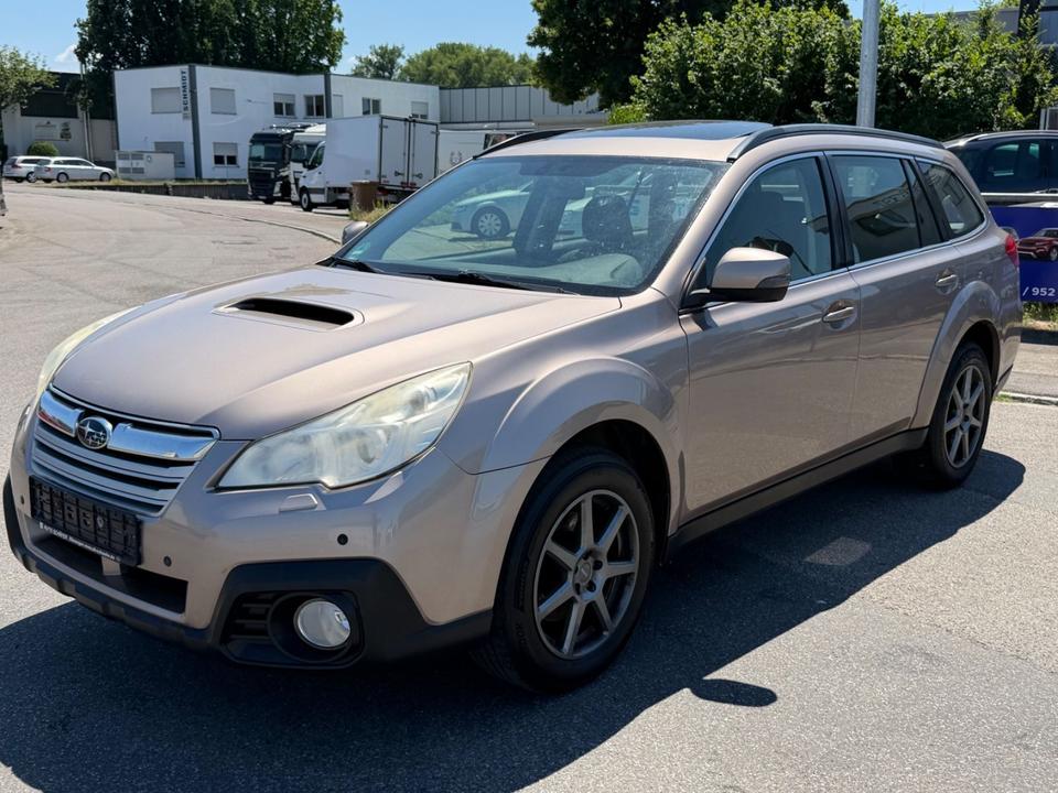 Subaru Outback 2013 — interior