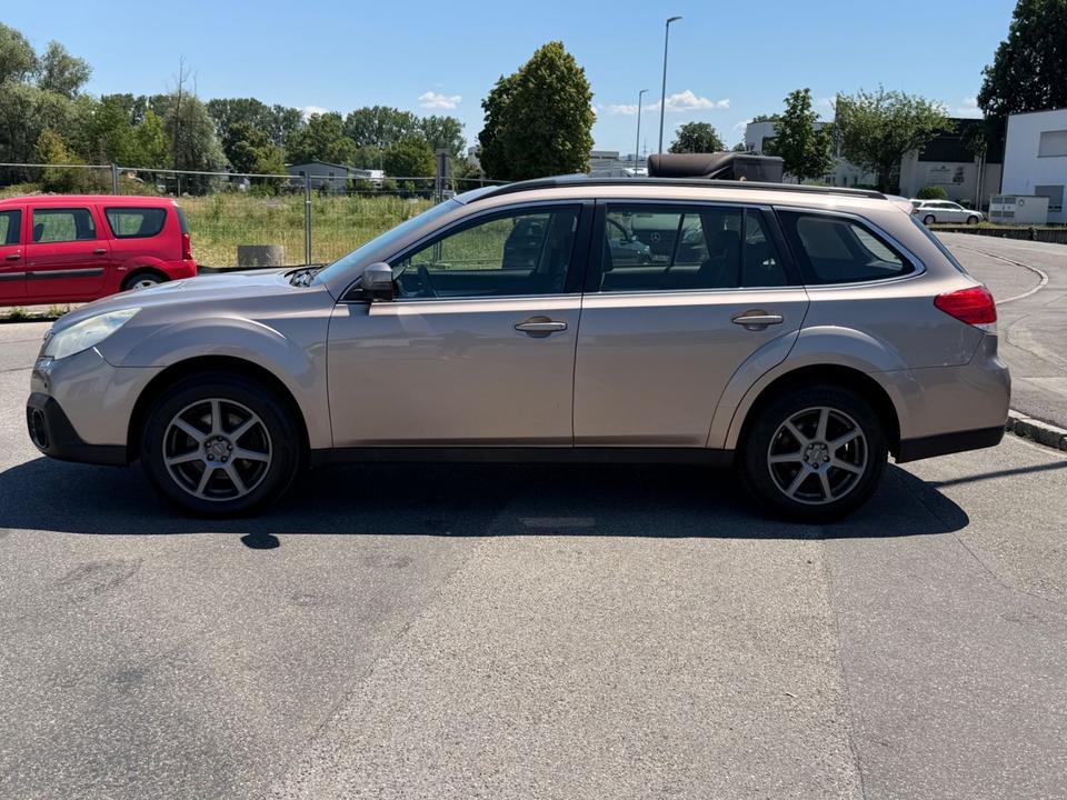 Subaru Outback 2013 — engine