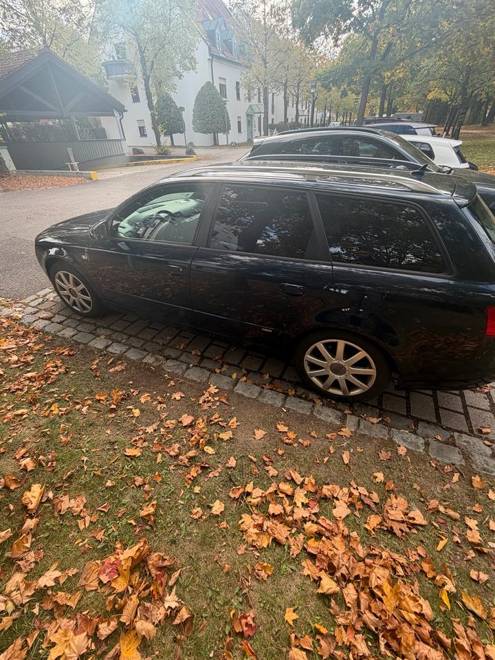 Audi A4 2005 — салон
