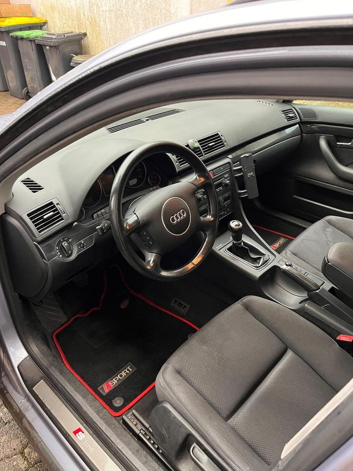 Audi A4 2004 — photo 11