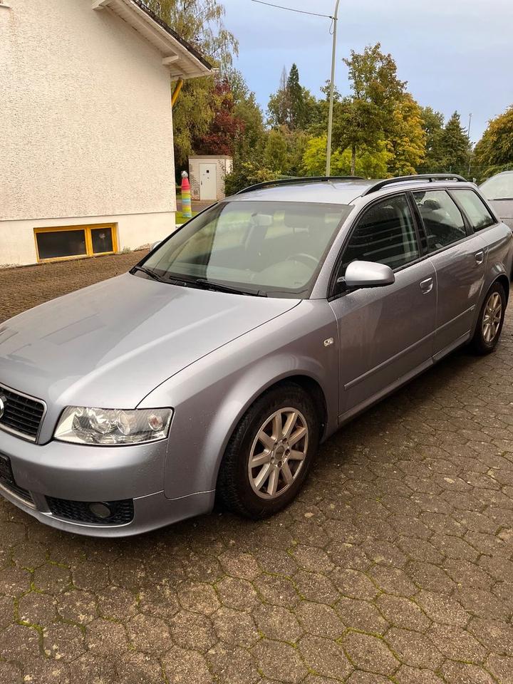 Audi A4 2004 — rear view