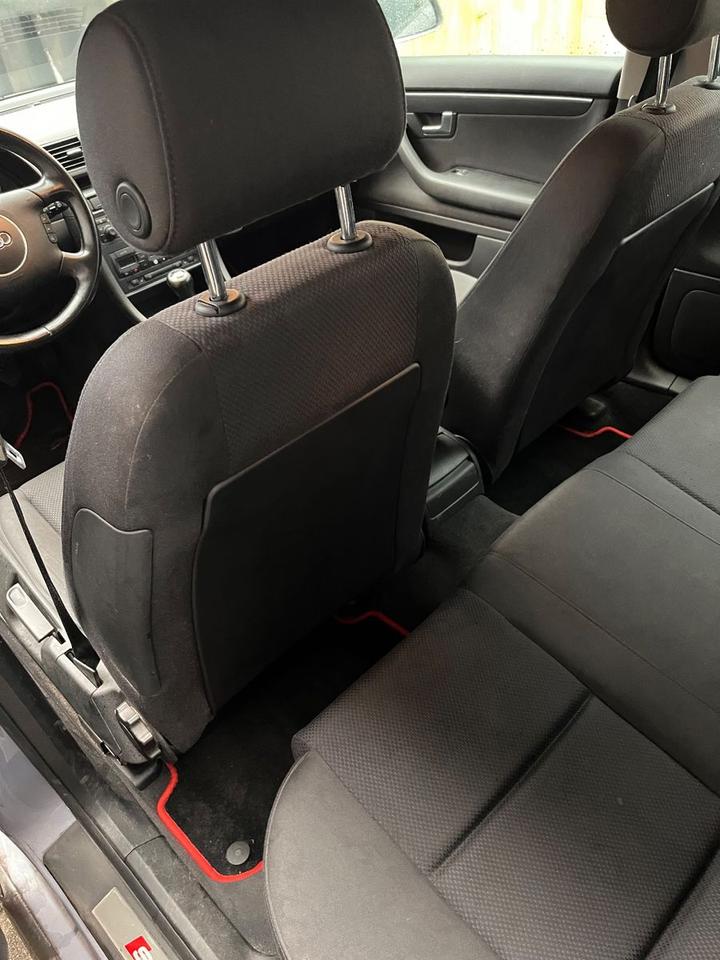 Audi A4 2004 — photo 8