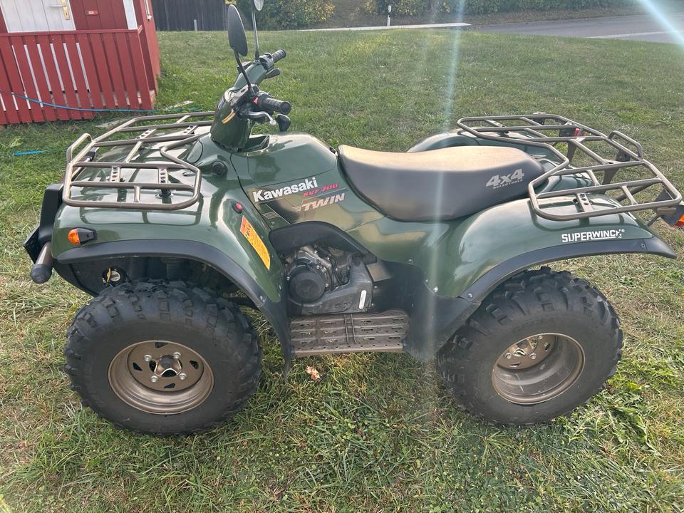 Kawasaki KVF 700 4x4 LOF, Räumschild + Seilwinde, TÜV 04/28 2004 — vehicle for AFU Ukraine