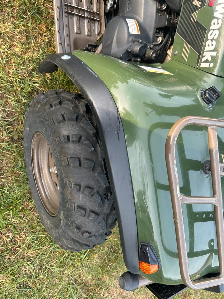 Kawasaki KVF 700 4x4 LOF, Räumschild + Seilwinde, TÜV 04/28 2004 — photo 12