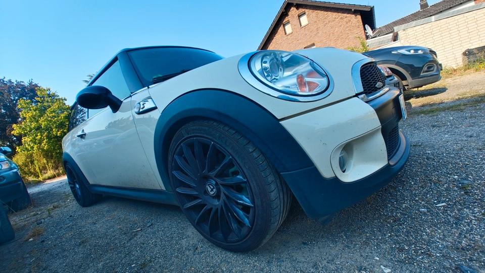 Mini Cooper S Clubman 2008 — interior