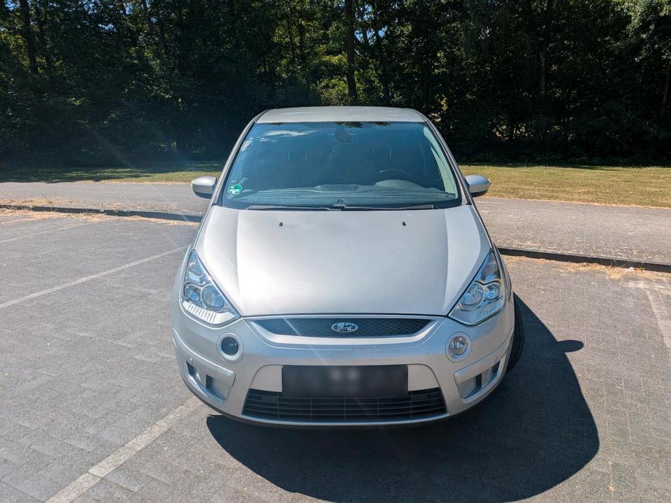 Ford S-Max 2007 — rear view