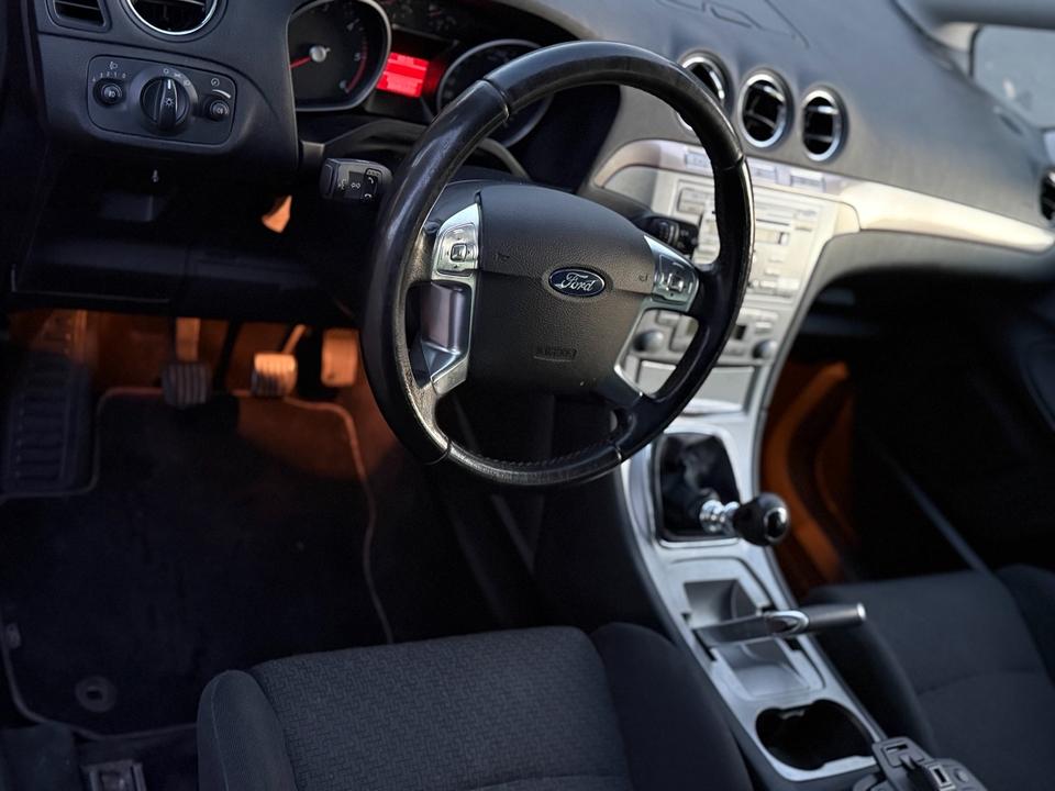 Ford S-Max 2008 — photo 9