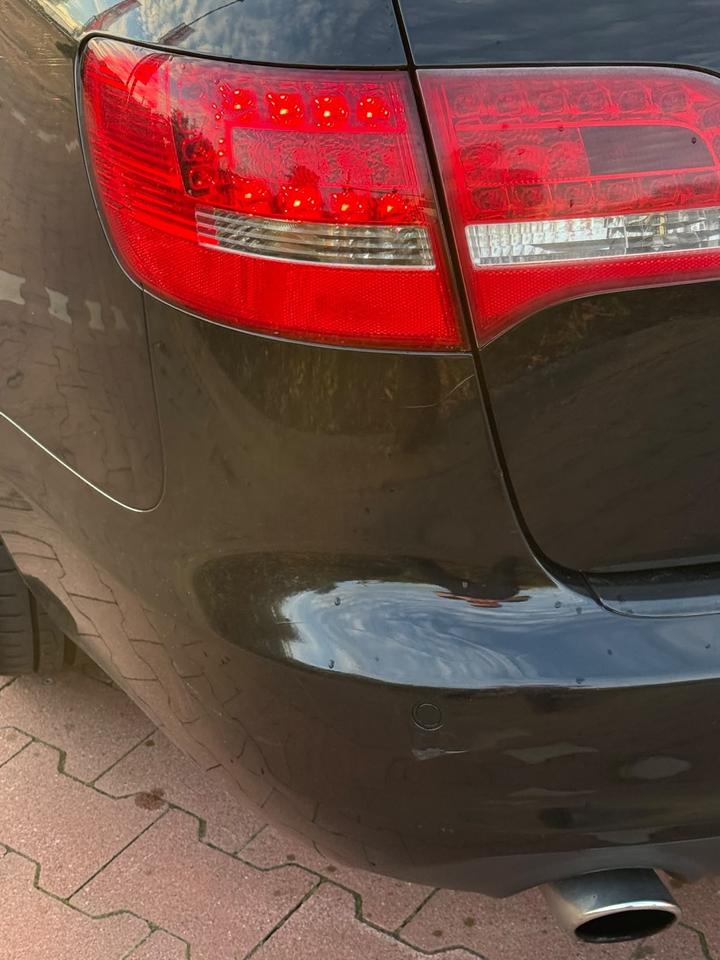 Audi A6 2010 — салон