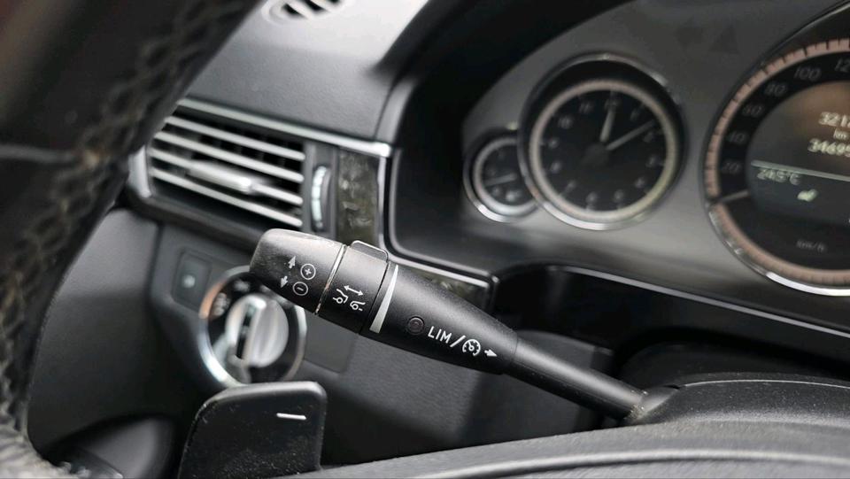 Mercedes Benz E 350 2010 — photo 12