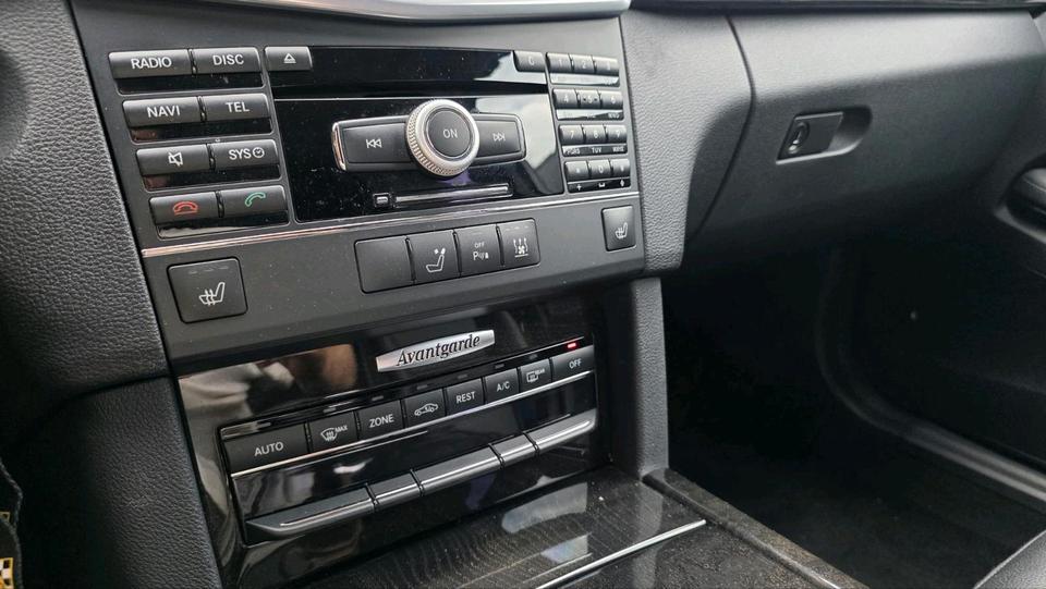 Mercedes Benz E 350 2010 — photo 13