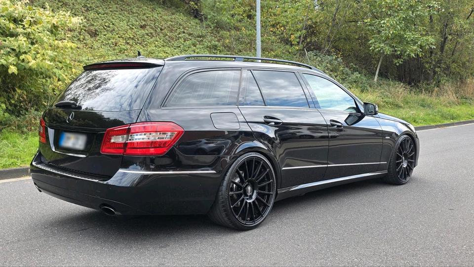 Mercedes Benz E 350 2010 — rear view
