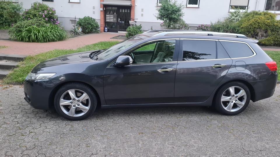 Honda Accord 2012 — салон
