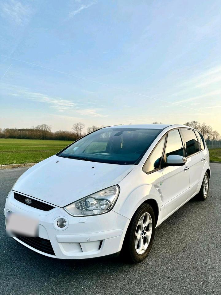 Ford S-Max 2008 — rear view