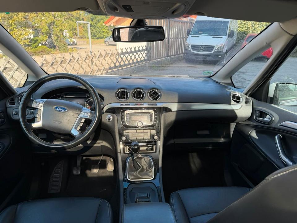 Ford S-Max 2013 — photo 11