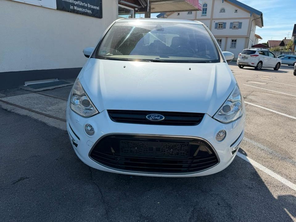 Ford S-Max 2013 — rear view