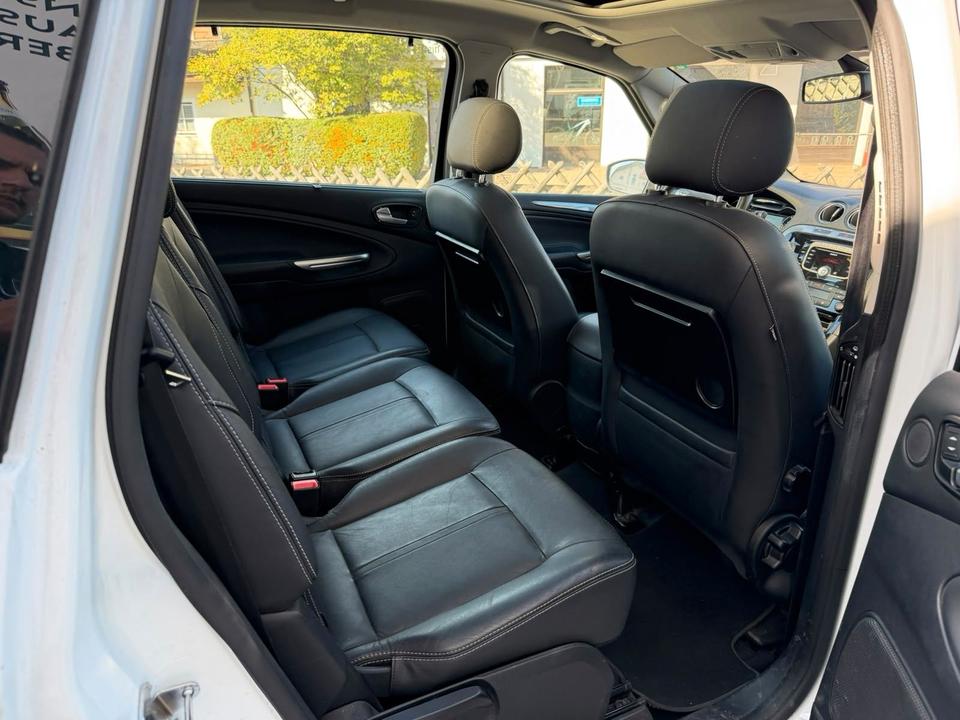 Ford S-Max 2013 — photo 8