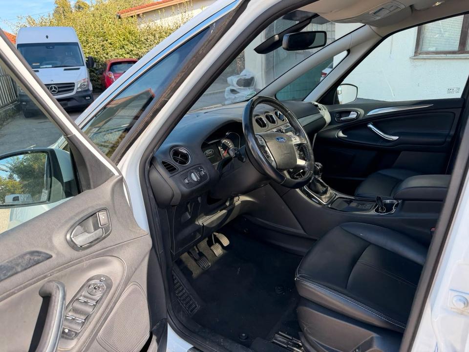 Ford S-Max 2013 — photo 9