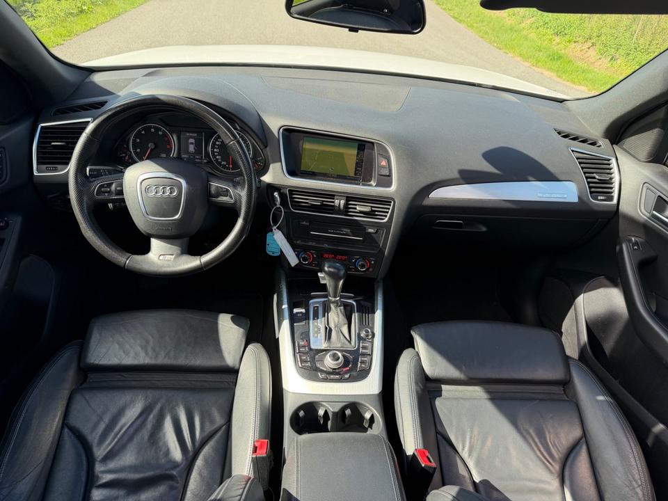Audi Q5 2010 — photo 20
