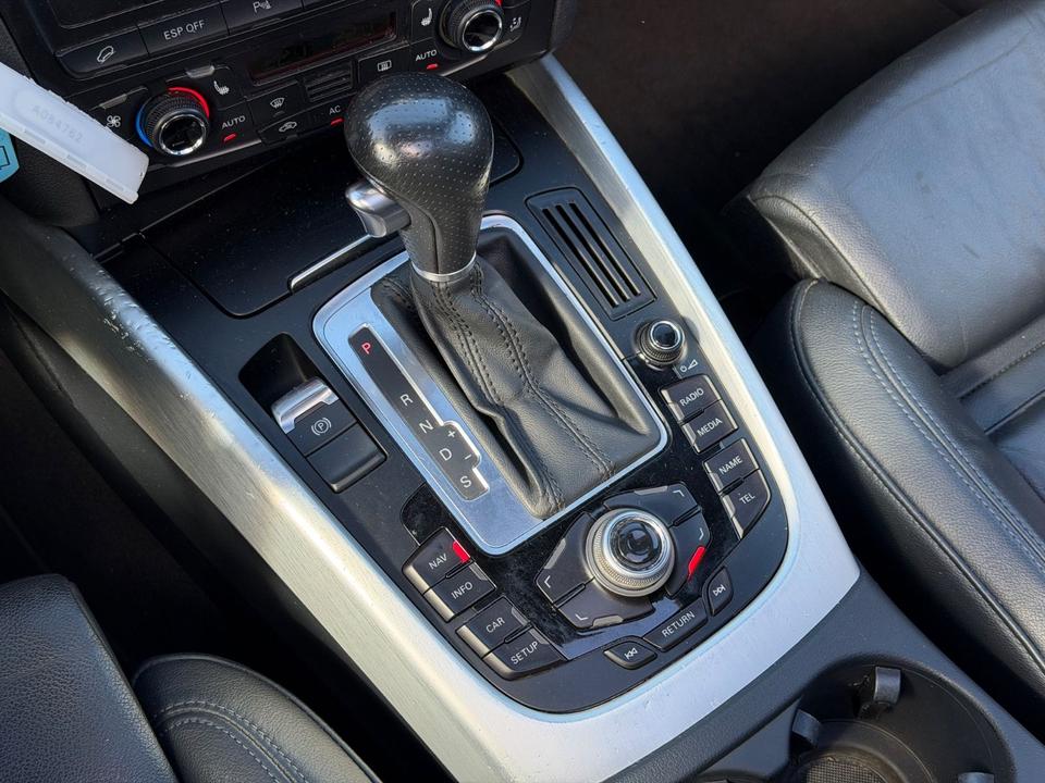 Audi Q5 2010 — photo 27