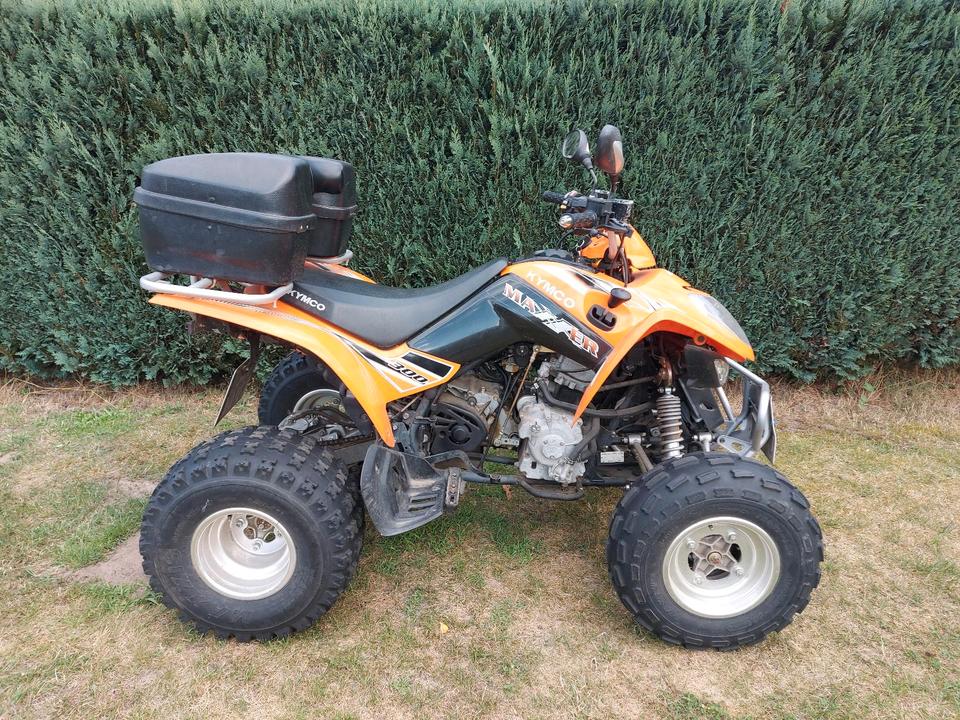 Kymco Quad Kymco Maxxer 300 Wide 2013 — interior