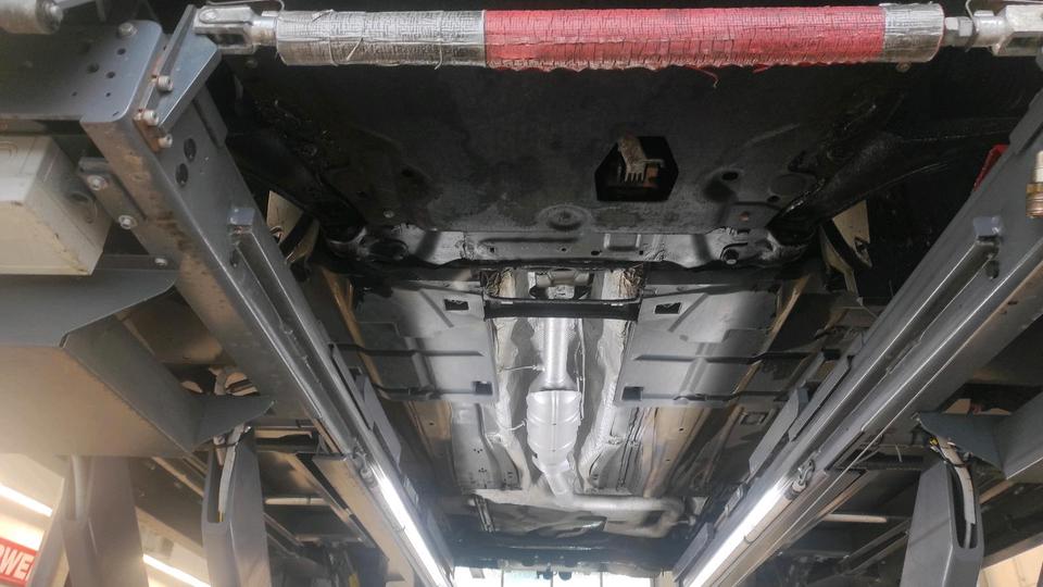 Ford S-Max 2011 — photo 13
