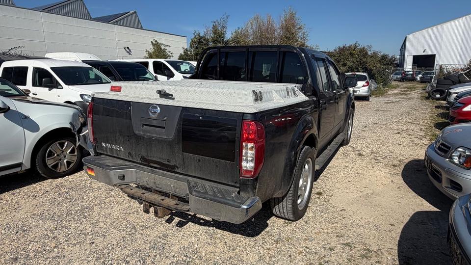 Nissan Navara 2010 — двигун