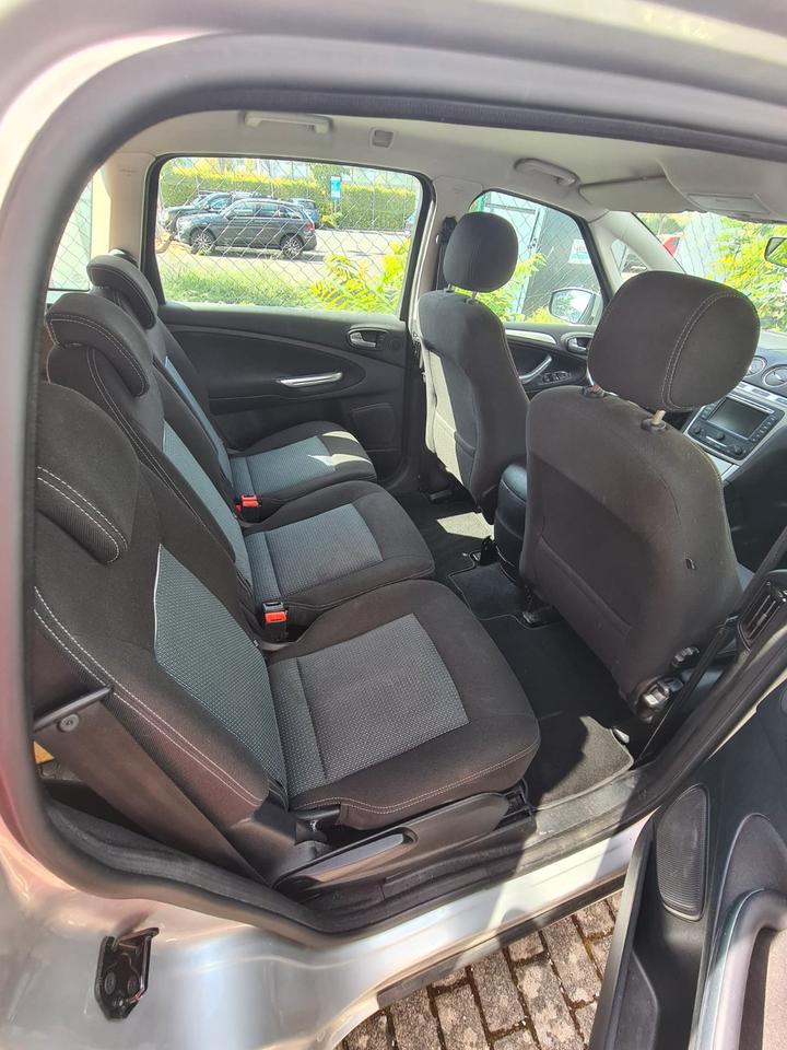 Ford S-Max 2011 — двигун