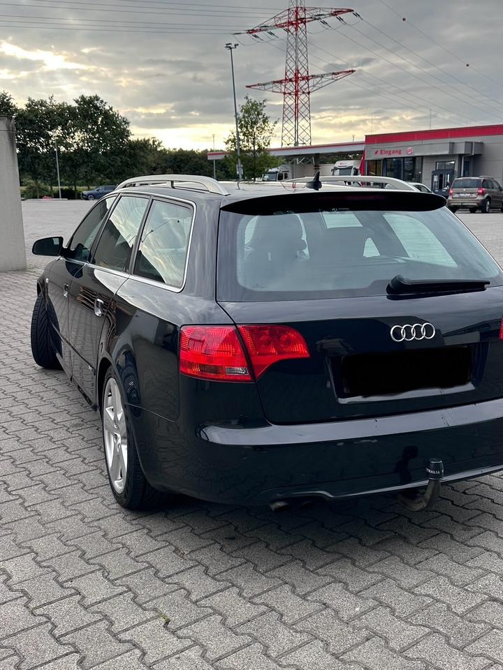 Audi A4 2006 — вигляд ззаду
