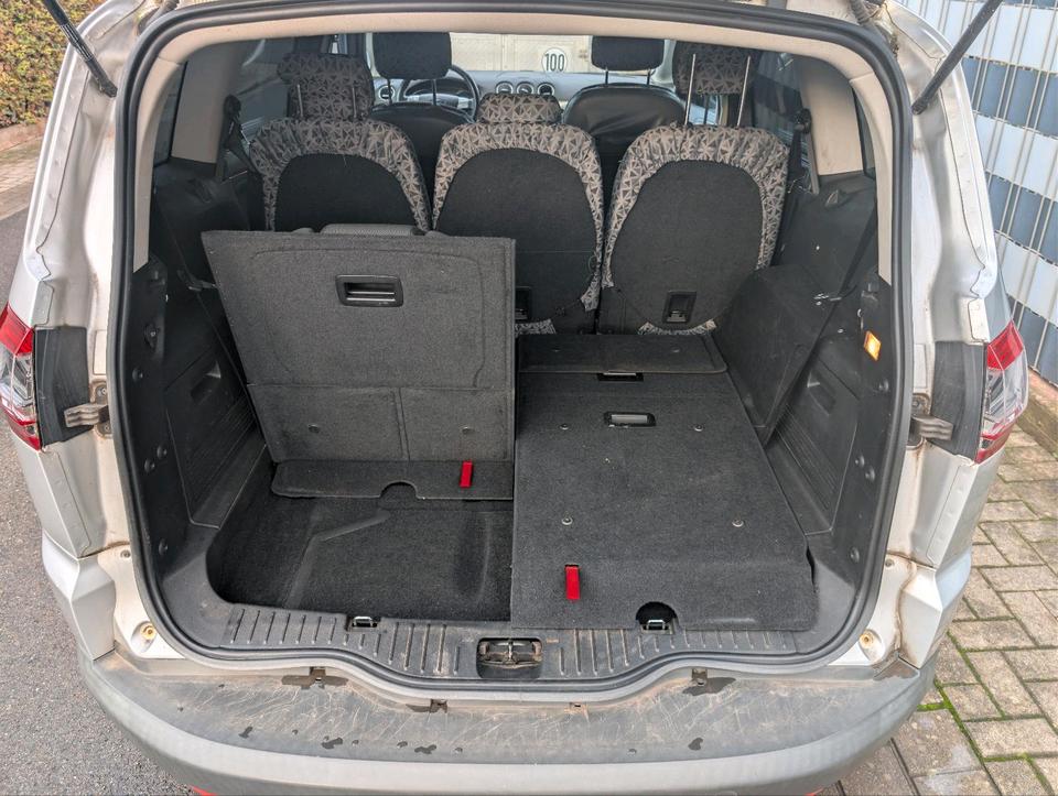 Ford S-Max 2012 — photo 12