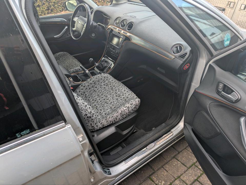 Ford S-Max 2012 — photo 14