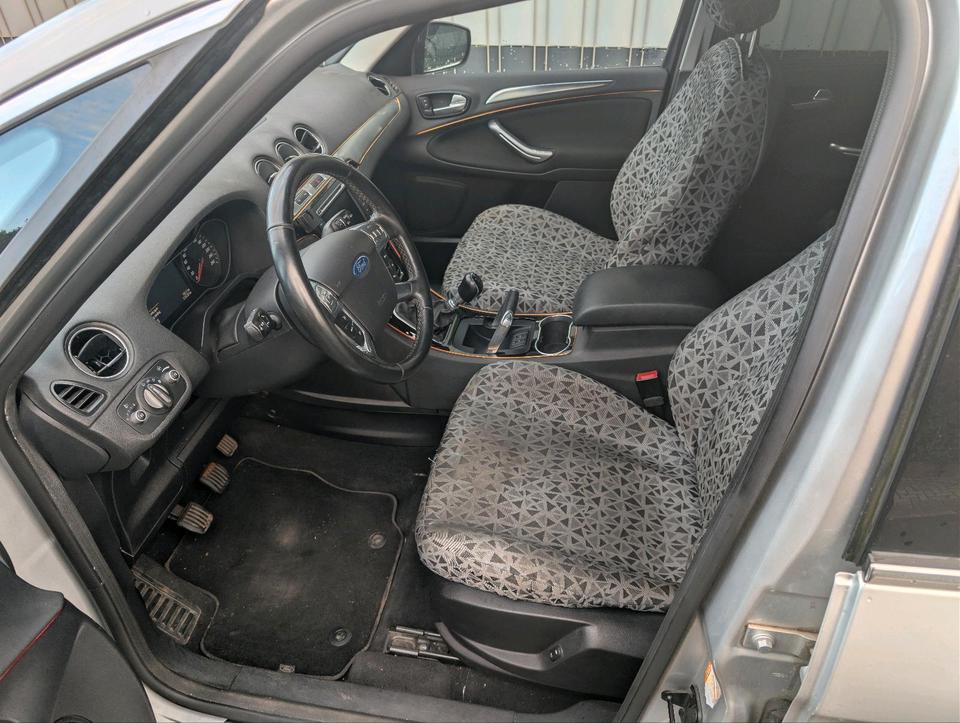 Ford S-Max 2012 — photo 8