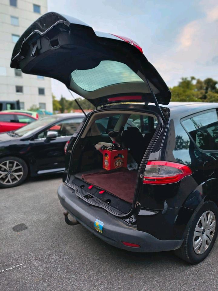 Ford S-Max 2012 — photo 16
