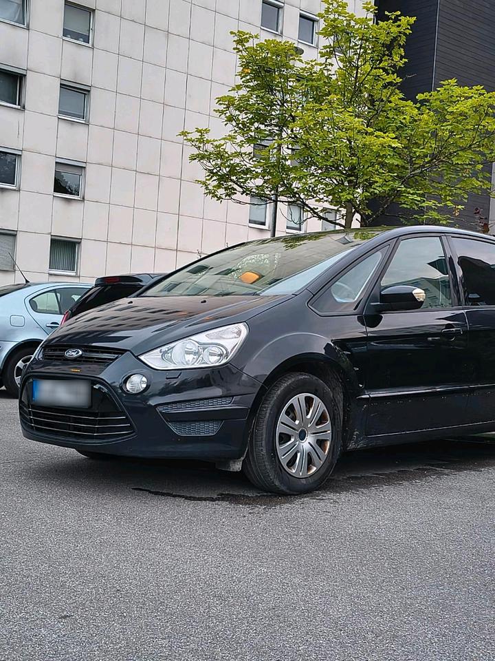 Ford S-Max 2012 — rear view