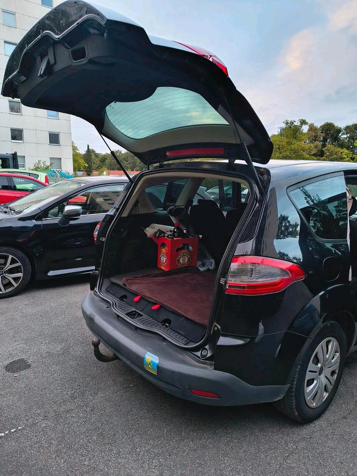 Ford S-Max 2012 — interior
