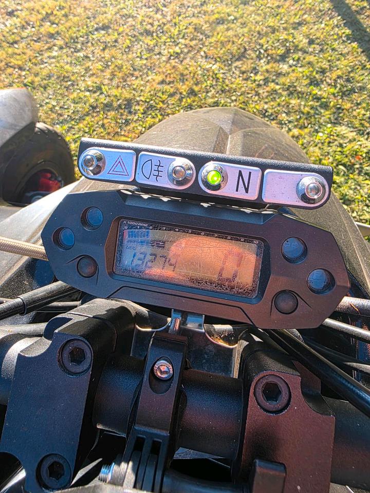  Black Lizard / Triton Supermoto 400 EFI – LOF – 2012 — interior