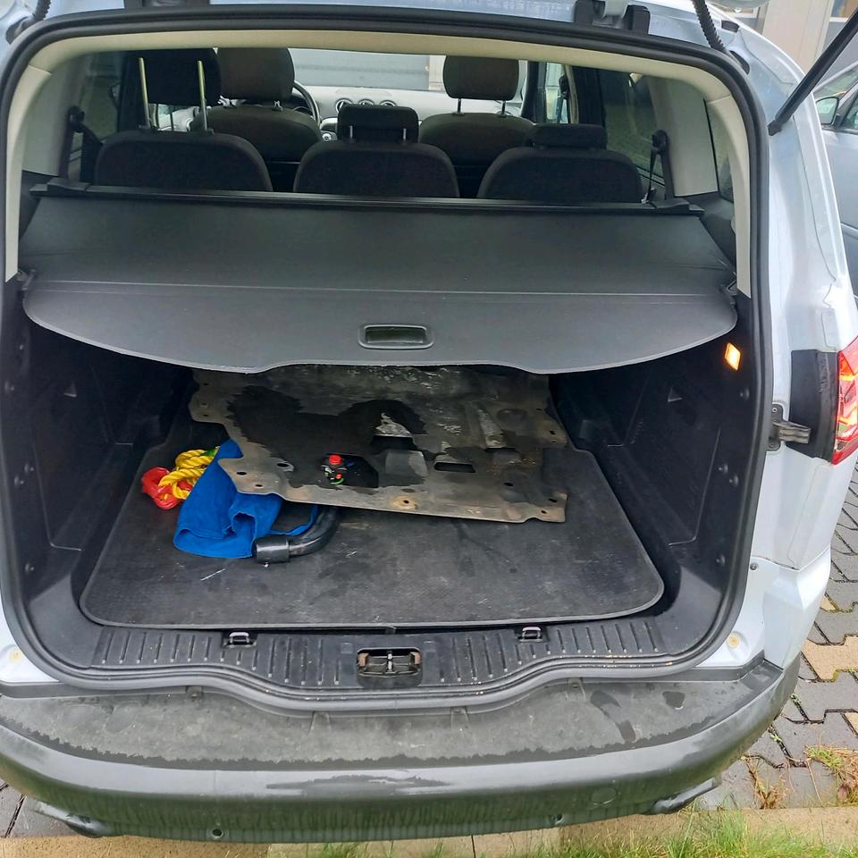 Ford S-Max 2011 — photo 15