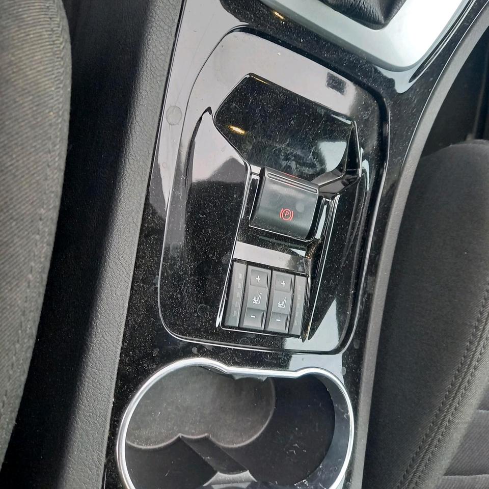 Ford S-Max 2011 — photo 16