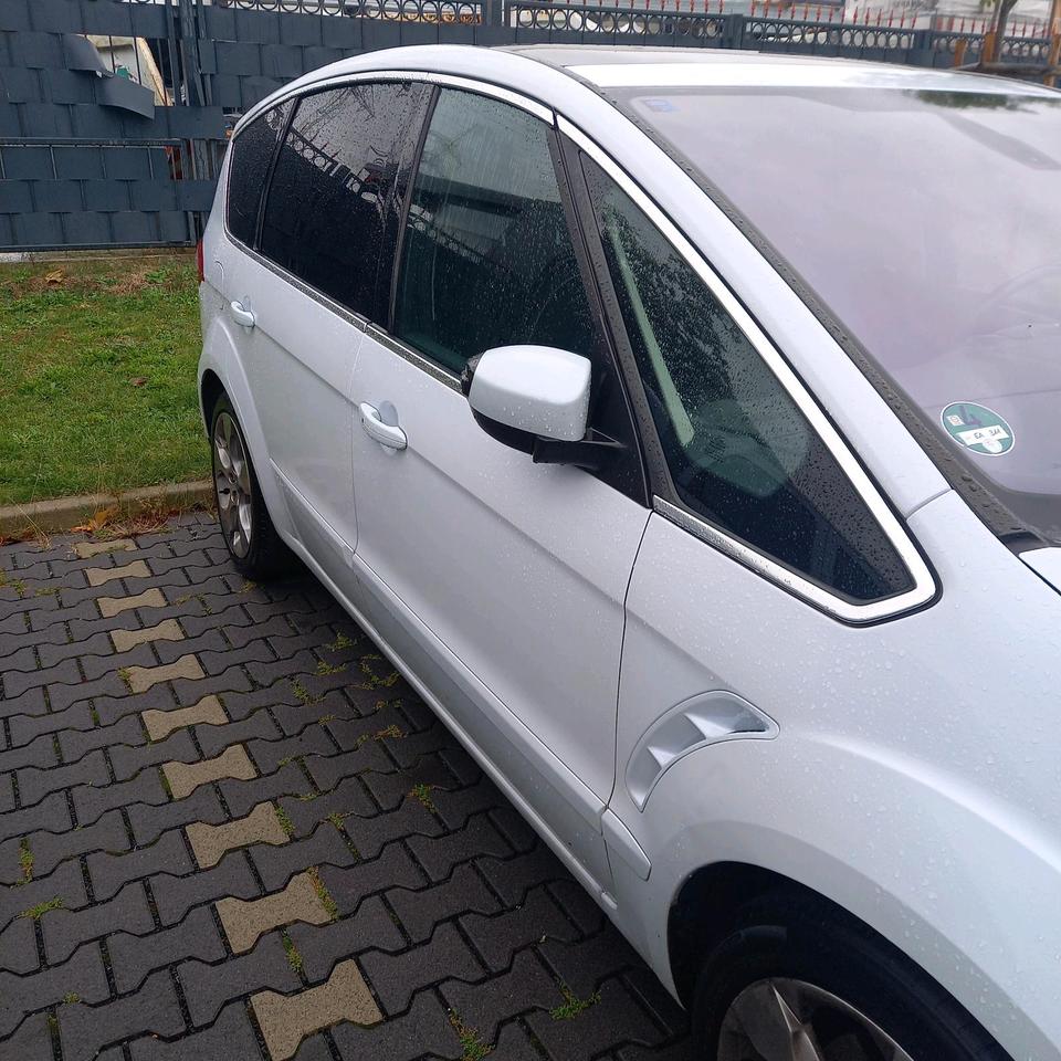 Ford S-Max 2011 — engine