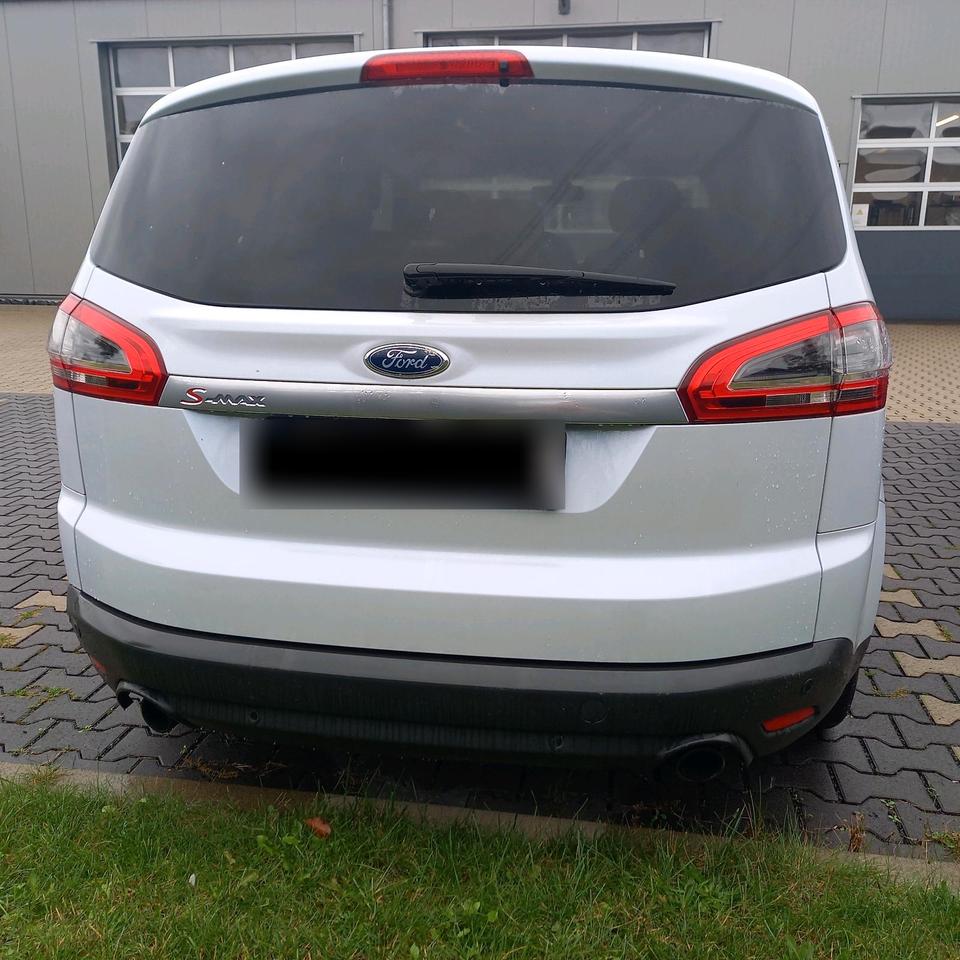 Ford S-Max 2011 — photo 7